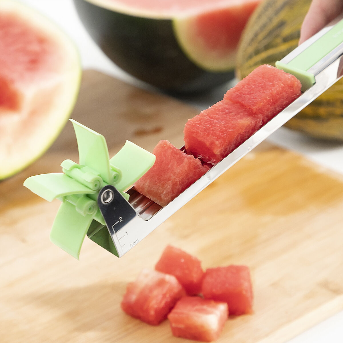 nnovaGoods Wassermelonen Würfelschneider Cutmil – Melonen Cutter-8